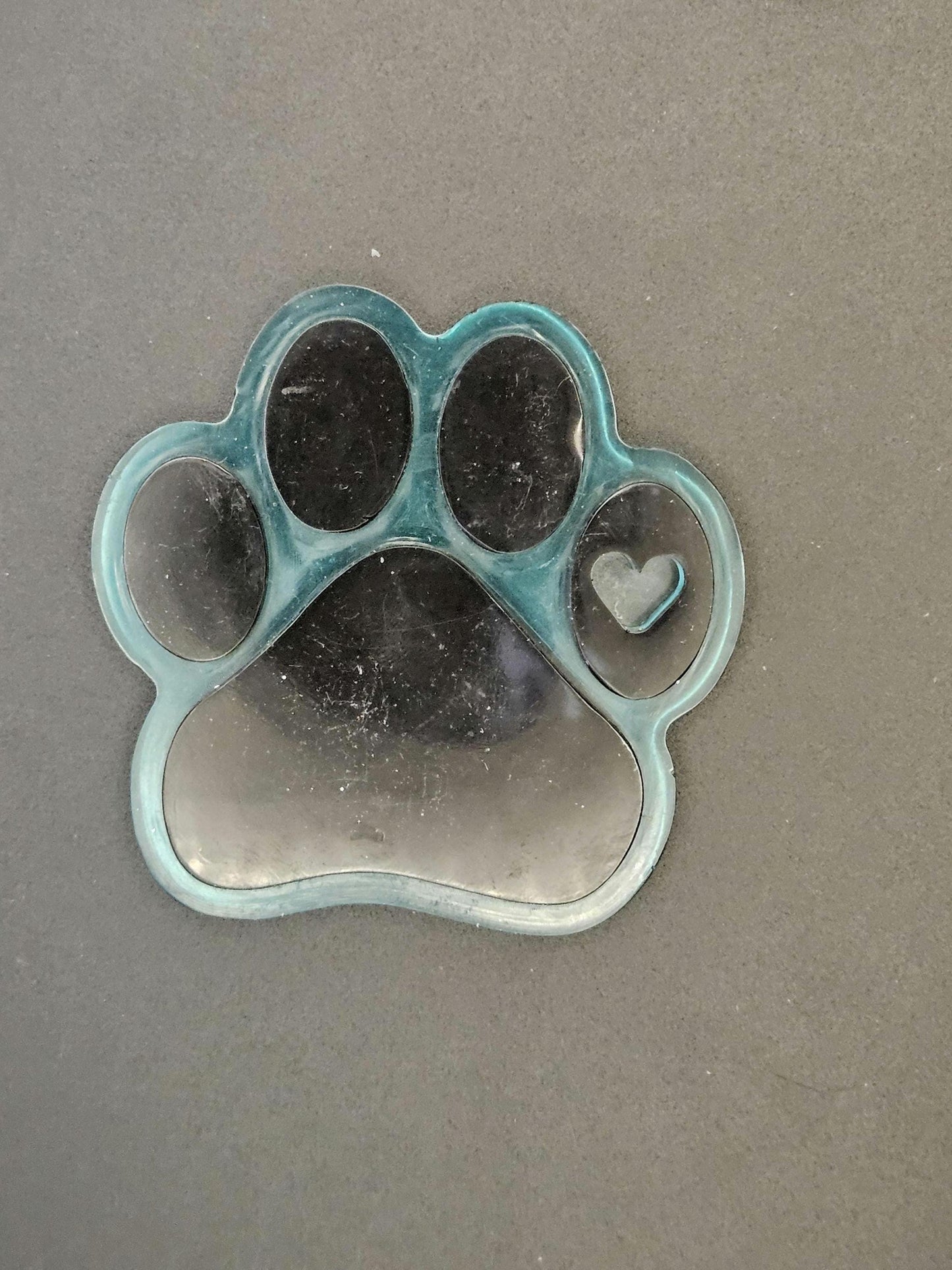 Pawprint Keepsake – Personalized Token of Love