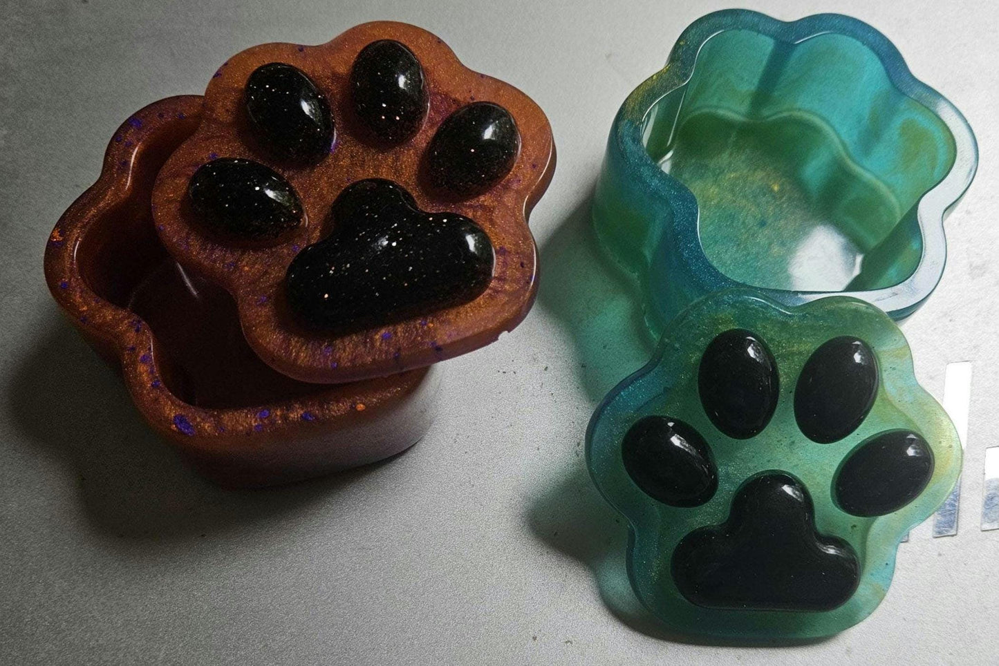 Paw Print Memory Box – Handmade Keepsake for Pet Lovers